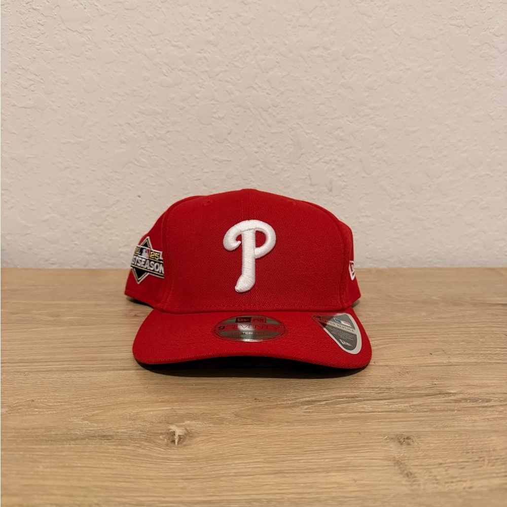 Men's New Era Red Philadelphia Phillies 2025 MLB Postseason Side Patch 9SEVENTY - Picture 5 of 8